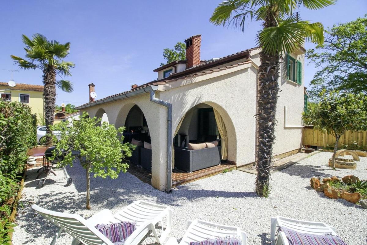 Casa Parenzana In Porec - Haus Fuer 7-9 Personen Bagian luar foto