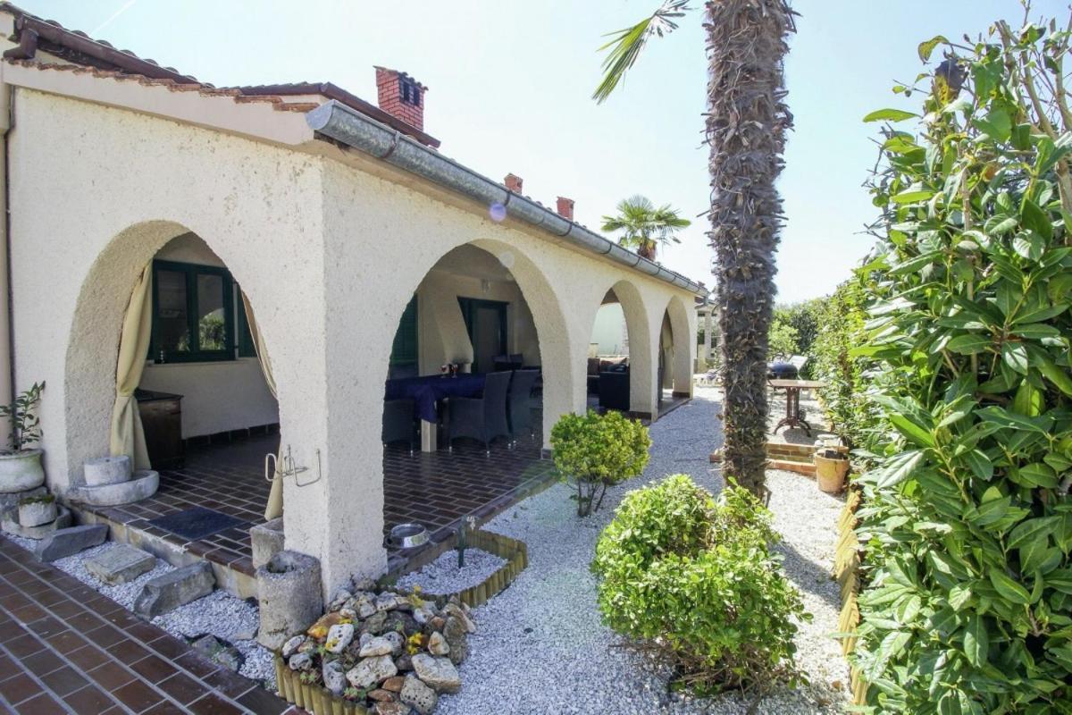 Casa Parenzana In Porec - Haus Fuer 7-9 Personen Bagian luar foto