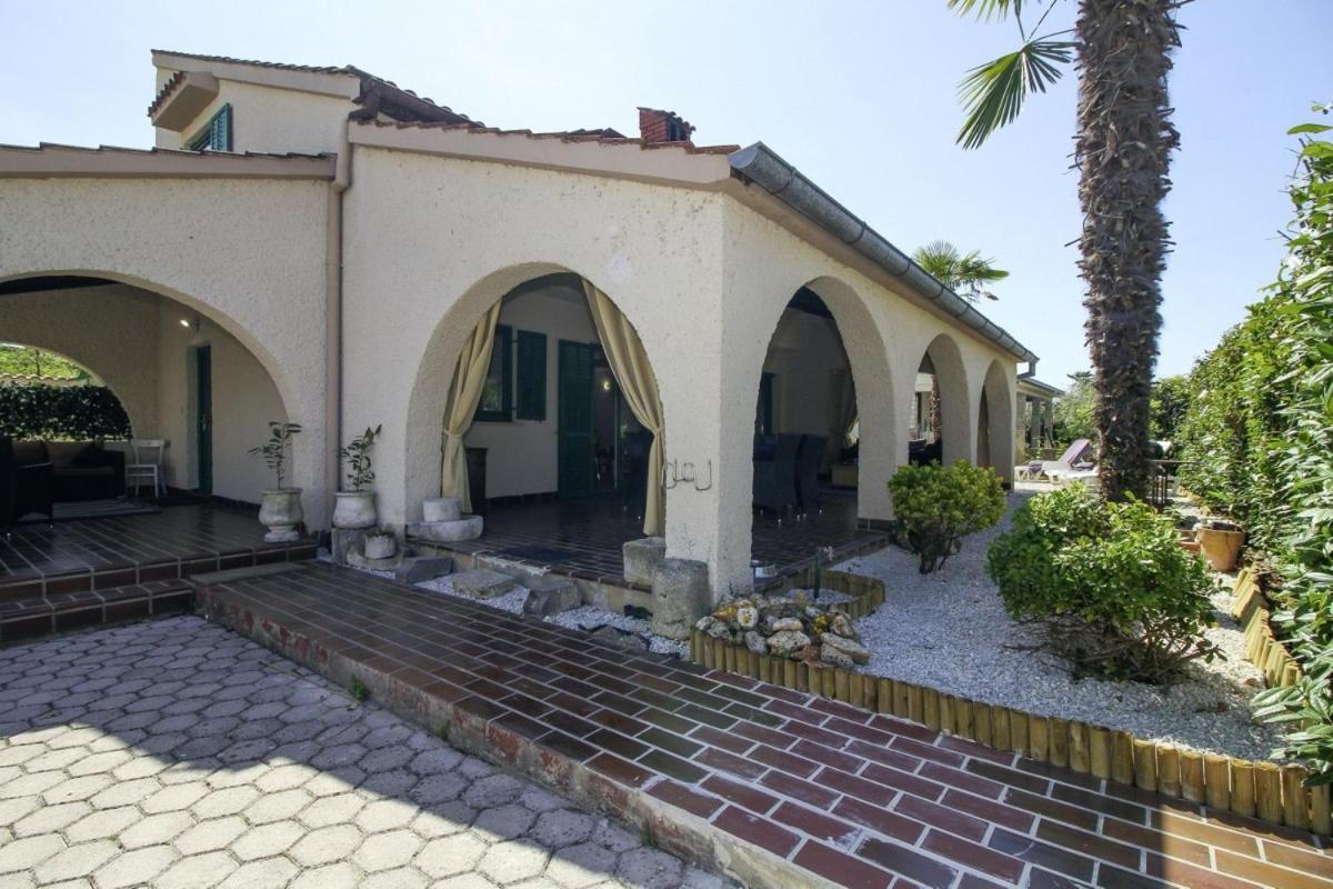 Casa Parenzana In Porec - Haus Fuer 7-9 Personen Bagian luar foto